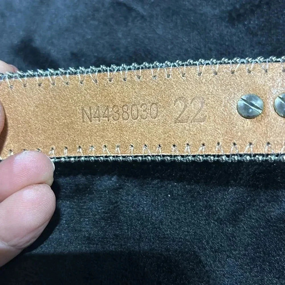 Nocona Genuine Leather lining, pink croc pattern,silver/rhinestone cross buckle - Picture 6 of 11